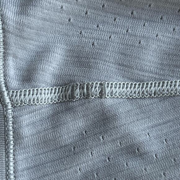 Lululemon Shirt Mens 2XL Gray Athletic Vent Tech Short Sleeve Perforated Tee - Picture 4 of 10